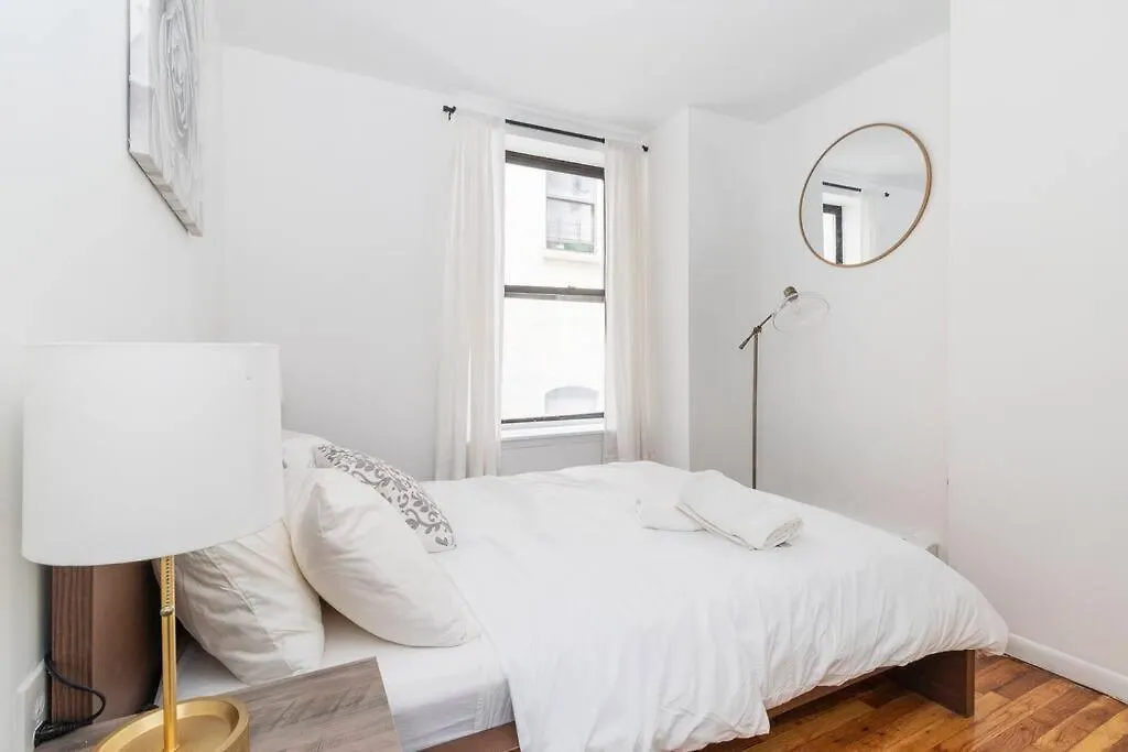 2Bed Bliss By Central Park North New York Apartman
